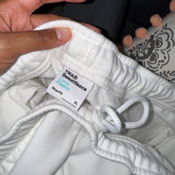 TNA Cozy Fleece Sweatpants in White - Picture 5 of 7